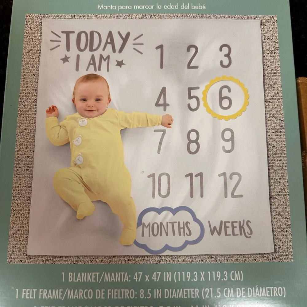 Amscan Milestone Baby Blanket Set with Milestone Cards  - Gray and White